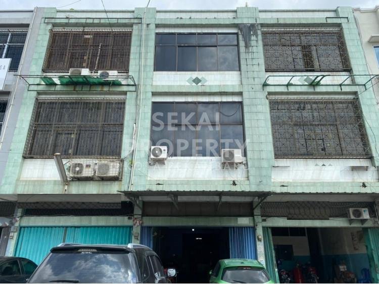 DIJUAL RUKO 3 LANTAI DENGAN SISA TANAH PANJANG LOKASI RIAU UJUNG-PEKANBARU