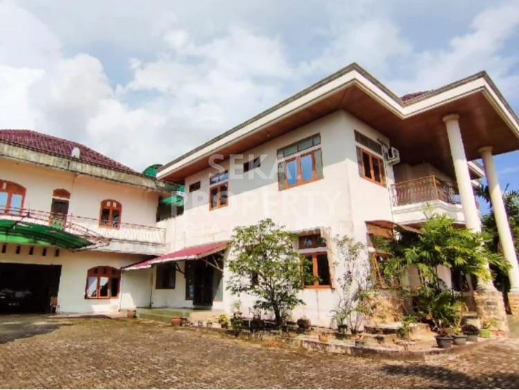 DIJUAL RUMAH MEWAH 2LANTAI LOKASI JL. MERAK - PEKANBARU