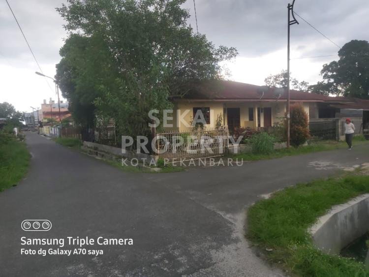 Dijual tanah beserta rumah kontrakan di pematang siantar