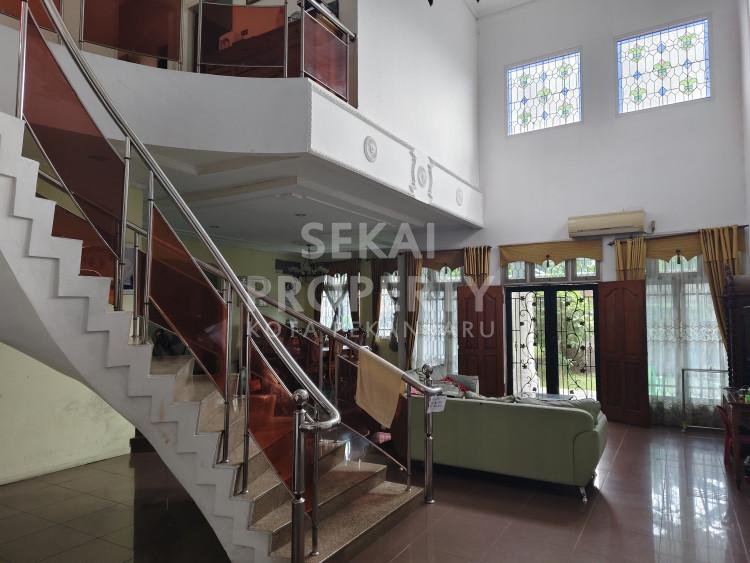 Lihat semua foto