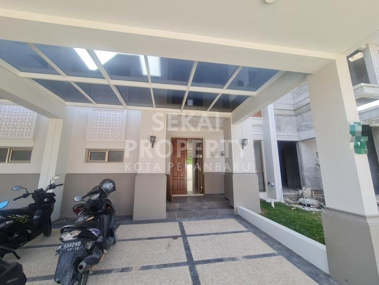 Dijual 1 unit rumah baru cluster mewah 2 lantai Jalan Tuanku Tambusai