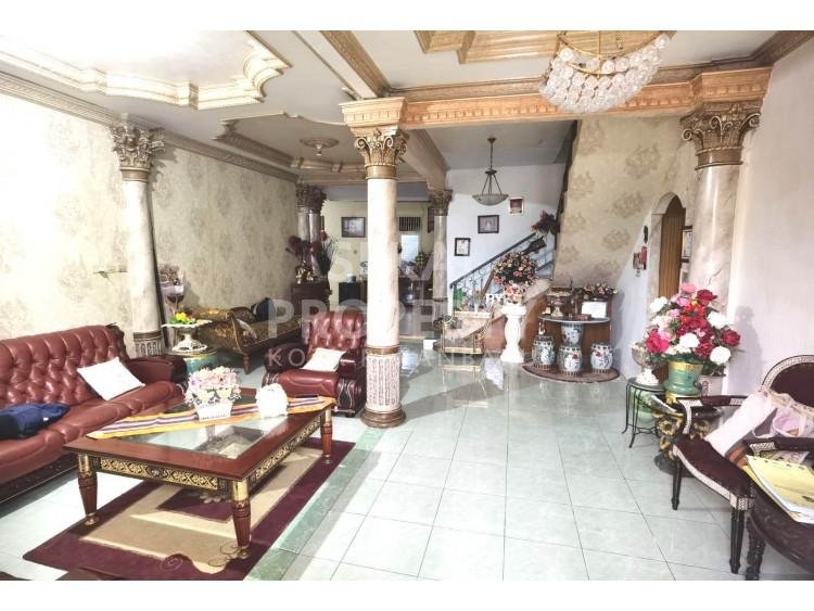 Dijual Rumah tengah kota dan posisi hook di Jl. Paus - Pekanbaru