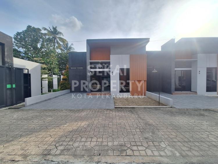 DIJUAL RUMAH KOMPLEK BARU SIAP HUNI LOKASI JL.GARUDA SAKTI-PEKANBARU