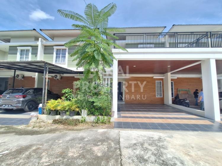 DIJUAL RUMAH CLUSTER 2 LANTAI BARU LOKASI PARIT INDAH-PEKANBARU