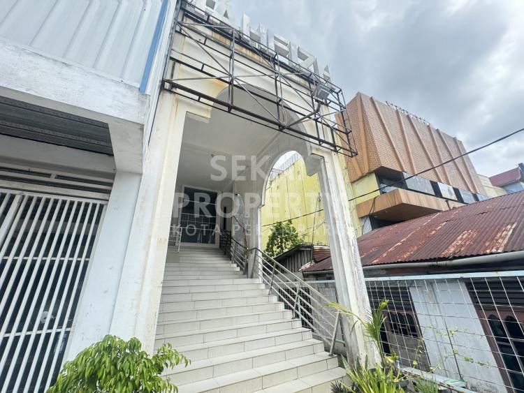 Lihat semua foto
