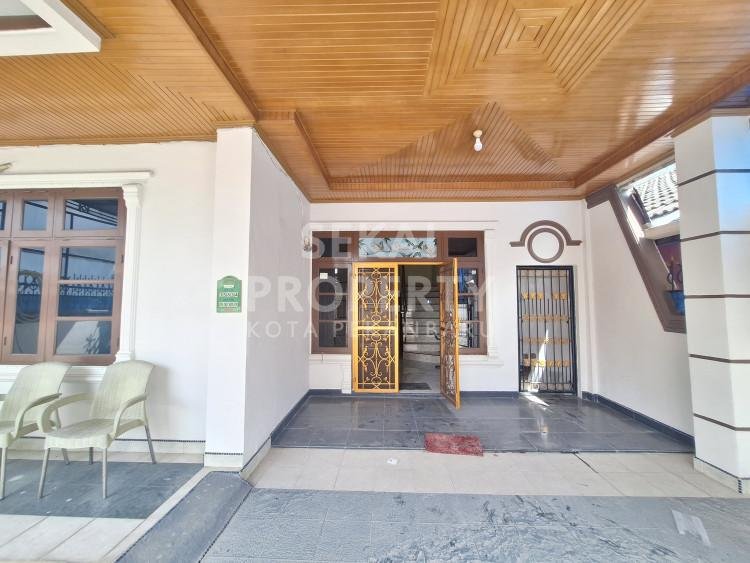 DIJUAL RUMAH 2 LANTAI SIAP HUNI FULL FURNISH LOKASI JALAN PAUS - PEKANBARU