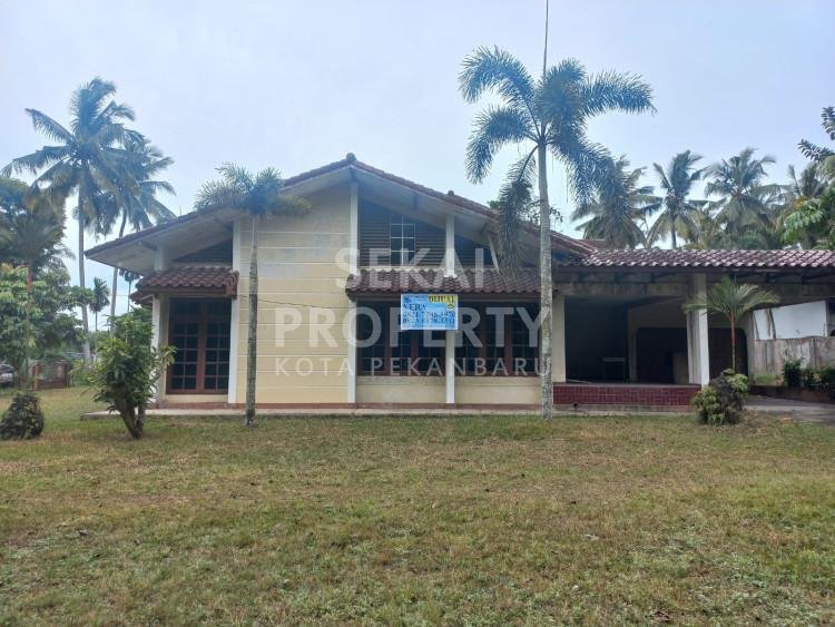 Dijual rumah dengan halaman luas didaerah Rumbai