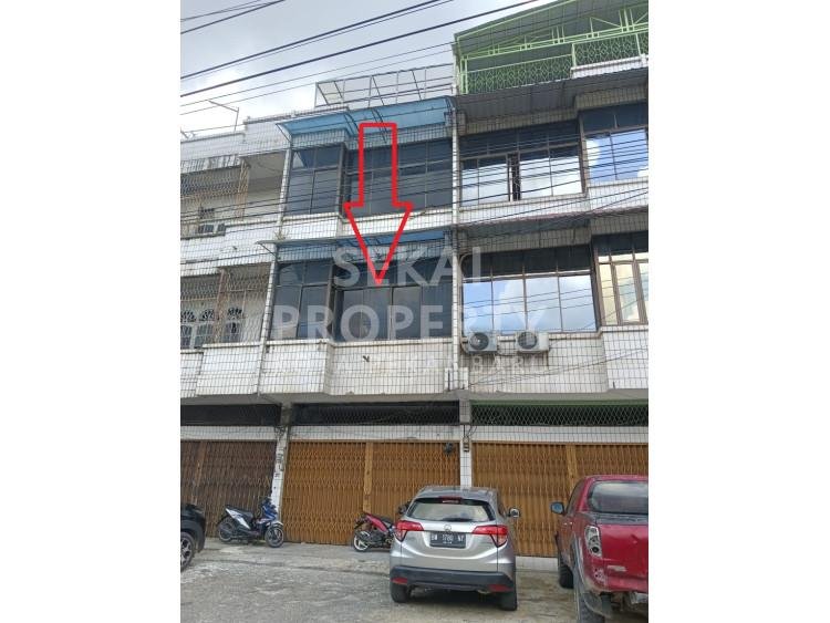 Disewakan Ruko 3 Lantai  Lokasi Jl. Riau