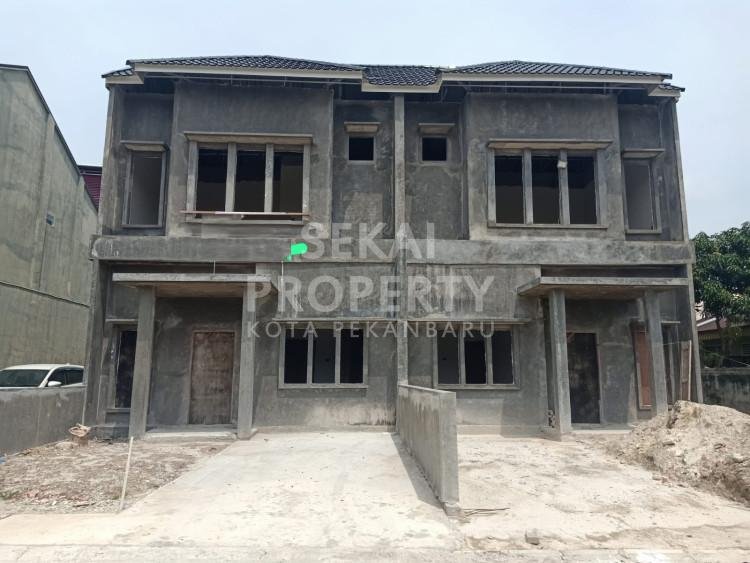 Dijual Rumah mewah 2lt lokasi Jl. Soekarno Hatta - Pekanbaru