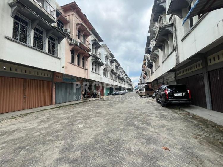 DI jUAL RUKO 3 LT JL.SOEKARNO HATTA