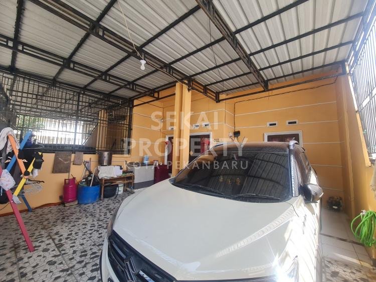 Di Jual 1 unit rumah 2 lantai siap huni lokasi Jalan Riau Ujung tengah kota Pekanbaru