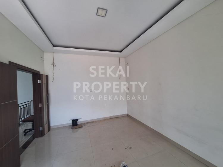 Lihat semua foto