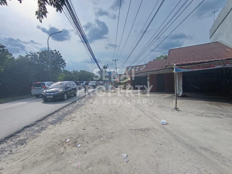 DIJUAL SEBIDANG TANAH LOKASI TEPI JALAN BESAR JL. PARIT INDAH - PEKANBARU.