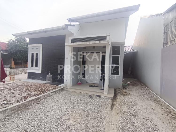 Dijual Rumah Posisi Hook - Di Jalan Sidorukun Ujung Pekanbaru ( Oper Kredit )