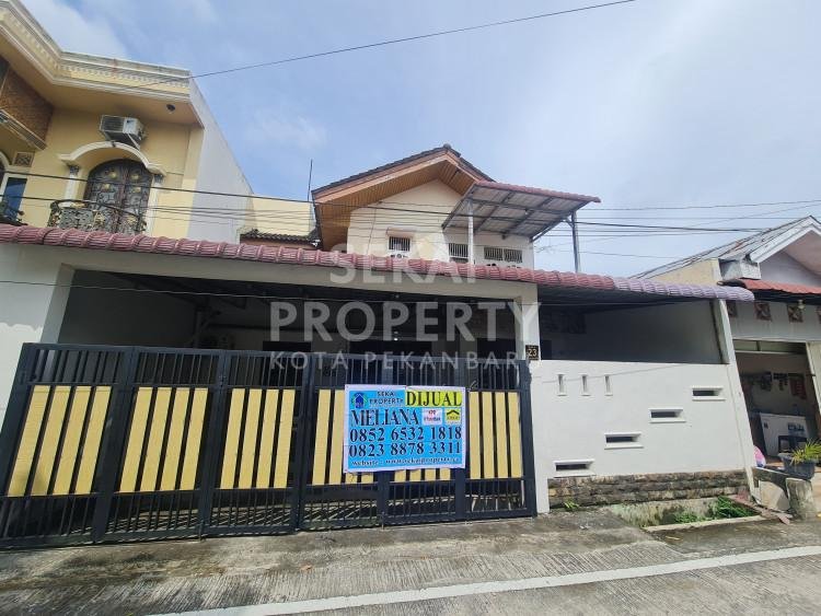 Dijual 1 unit rumah 2 lantai siap huni Jalan Paus Komplek Perumahan Paus tengah kota Pekanbaru