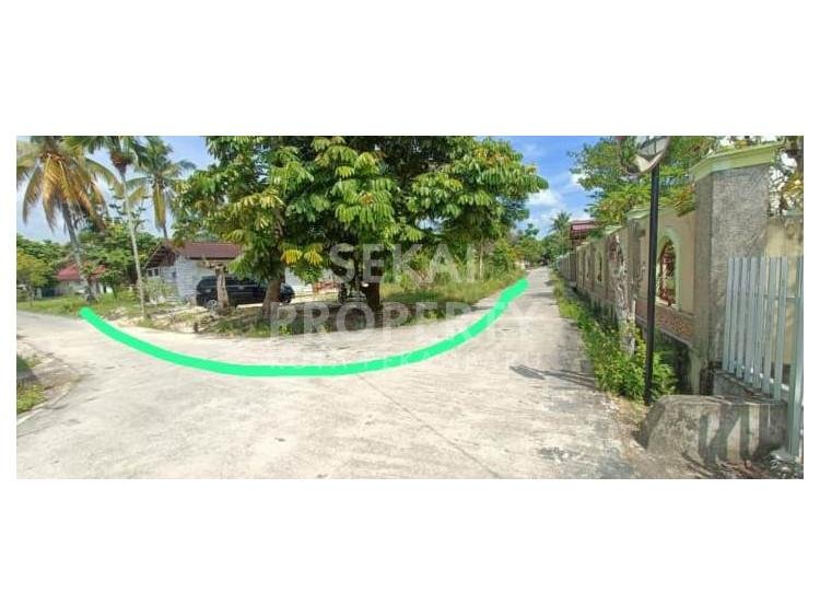 DIJUAL SEBIDANG TANAH POSISI HOOK BONUS BANGUNAN KAYU LOKASI JL. TENGKU BEY - PEKANBARU