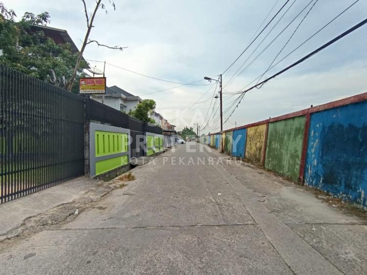 DI JUAL RUKO 2 LANTAI JL  PEMUDA  / SEKOLAH
