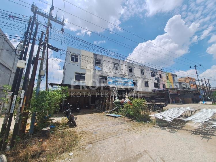 DIJUAL RUKO 2,5 LT LOKASI TEPI JALAN PANAM-PEKANBARU