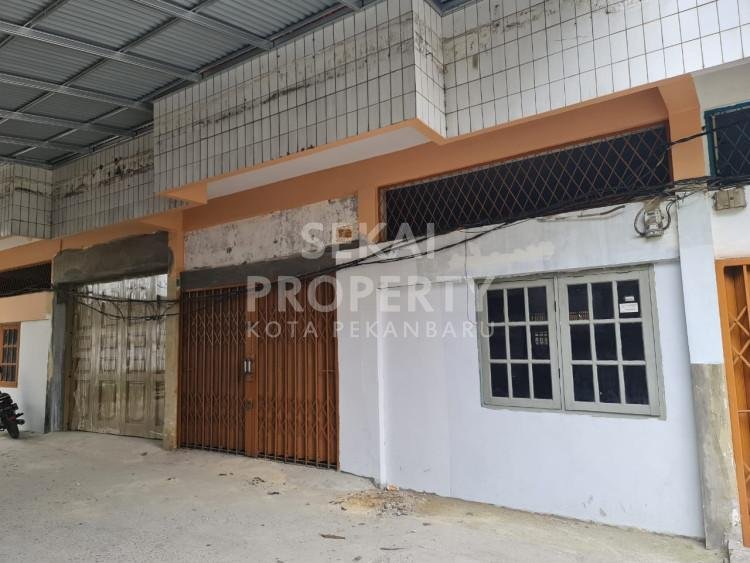 DISEWAKAN RUKO GANDENG 3 UNIT 2LT LOKASI DEKAT JALAN RIAU / SAMPING QUEEN OTOMOTIF - PEKANBARU