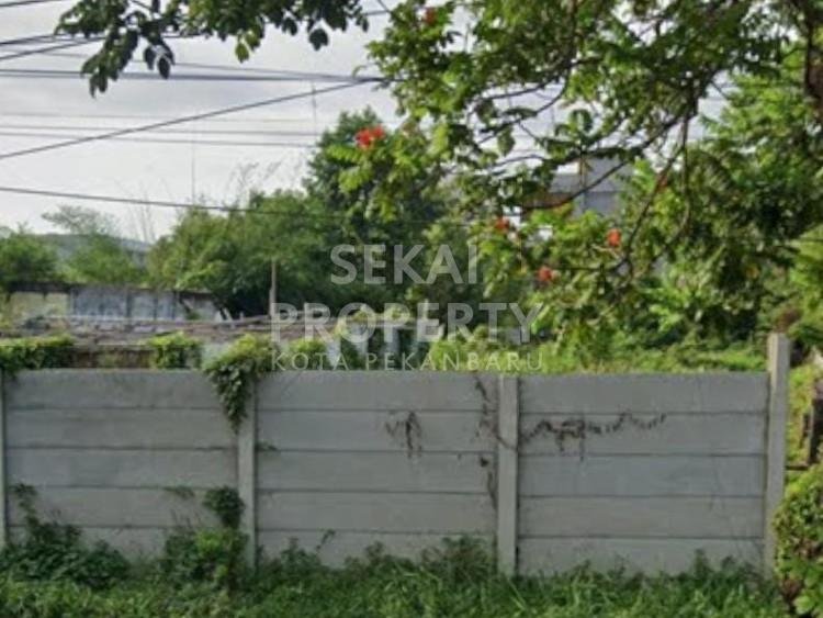 DI SEWAKAN TANAH JL ARIFIN AHMAD