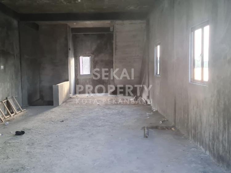 DIJUAL RUKO BARU 2 LT LOKASI DEKAT KOTA JLN. GARUDA-TASKURUN PEKANBARU