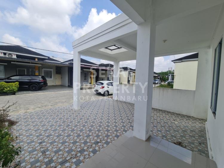 Lihat semua foto