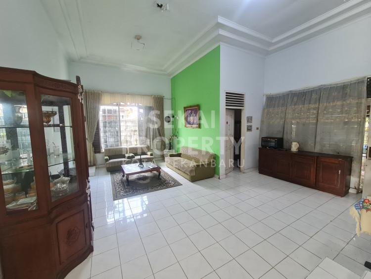 Lihat semua foto