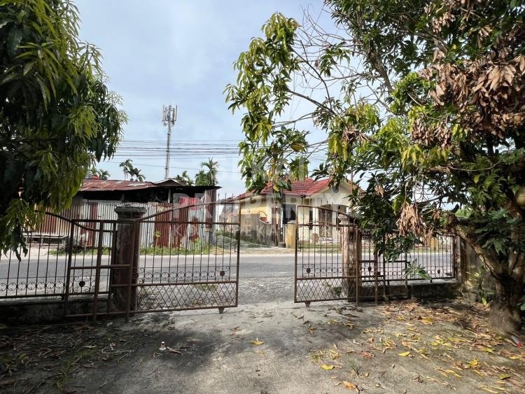Di jual 1 unit rumah bulatan tepi Jalan Lokasi Arengka atas dekat Damai Langgeng tengah kota Pekanbaru