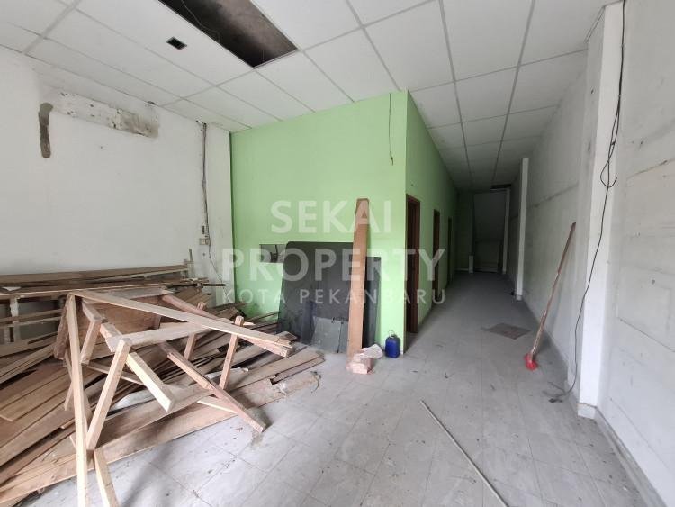 DIJUAL RUKO 3LT + BASEMENT FULL 1 LT TOTAL 4 LT LOKASI JL.GATOT SUBROTO-PEKANBARU