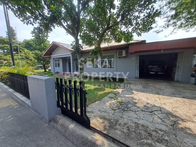 Dijual tanah + rumah bulatan siap huni sangat terawat full furniture daerah harapan raya-pekanbaru