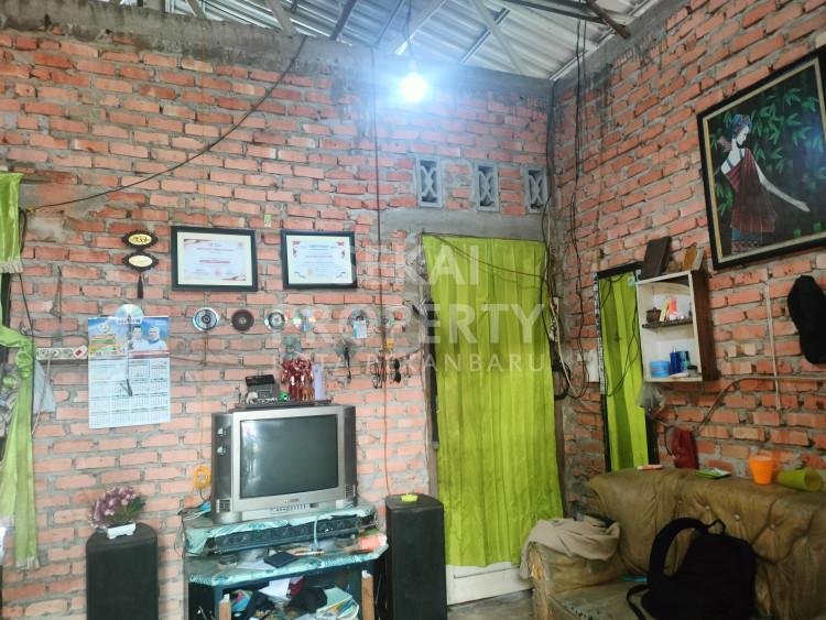 Dijual Tanah Bonus Rumah Bulatan Daerah Jl.Riau Dekat Mall Ciputra