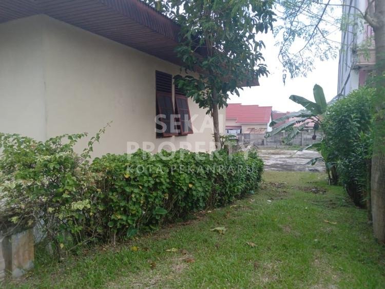 DIJUAL TANAH + BANGUNAN JL .HANGTUAH