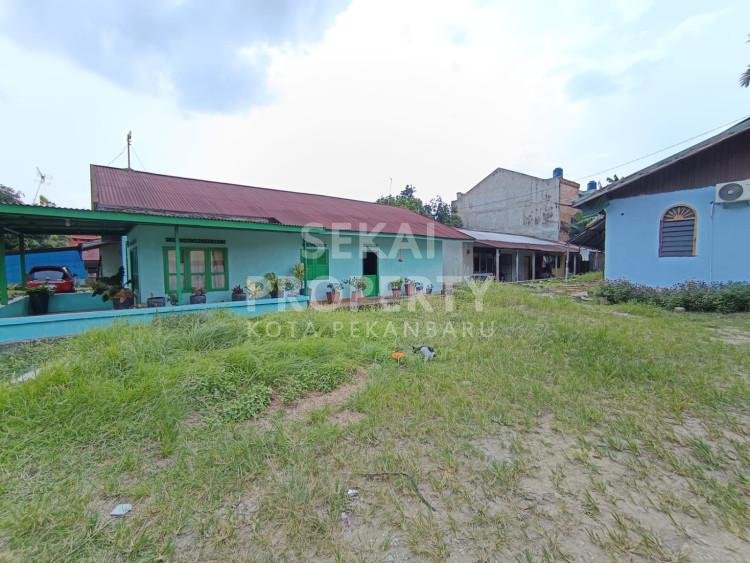 Dijual Tanah dan Bangunan di Jl. Kuantan