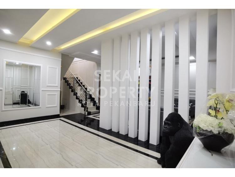 Dijual rumah cluster mewah 2lt Furnished lokasi Tuanku Tambusai - Pekanbaru