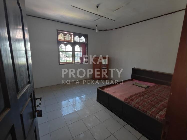DIJUAL RUMAH PLUS KOS-KOSAN DEKAT LOKOMOTIF