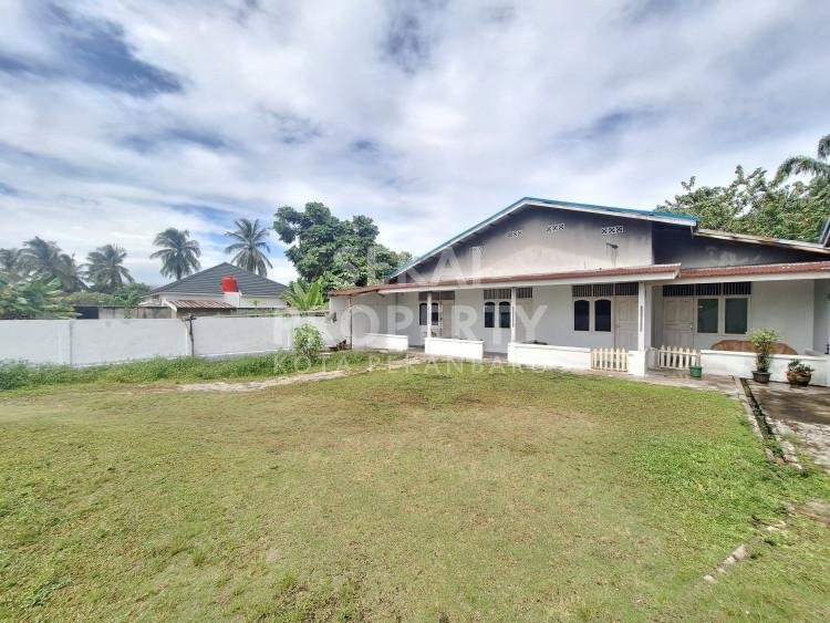 DIJUAL RUMAH BULATAN + 4 UNIT KONTRAKAN LOKASI JL.KELAPA SAWIT-PEKANBARU