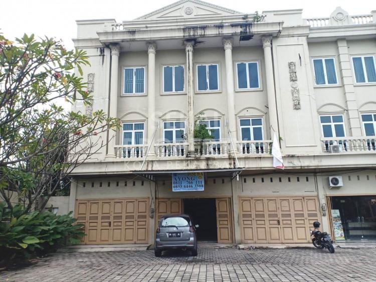Disewakan Ruko 3lt di Jl. SM. Amin / Royal Platinum