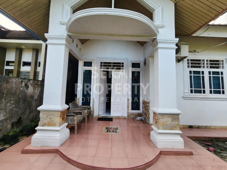Dijual rumah murah tengah kota type 150 di Jl. Parit Indah - Pekanbaru