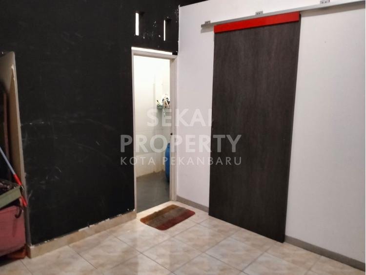 DI JUAL RUKO 2LANTAI SEMI FURNISH DI JALAN SEKUNTUM RAYA