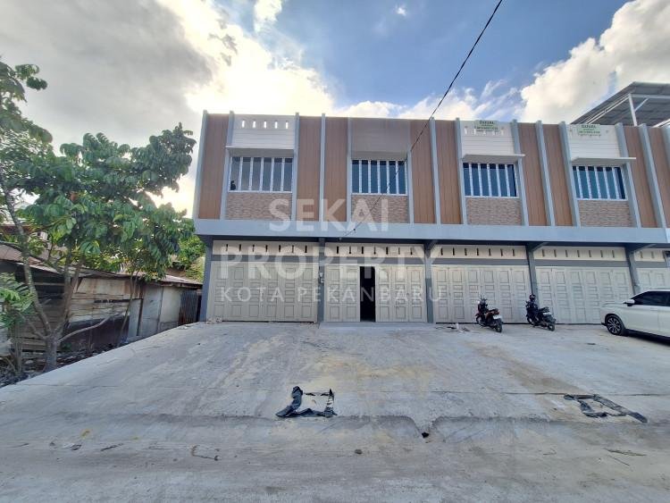 DISEWAKAN RUKO BARU 2 LANTAI SIAP PAKAI  LOKASI DEKAT SIGUNGGUNG-PEKANBARU