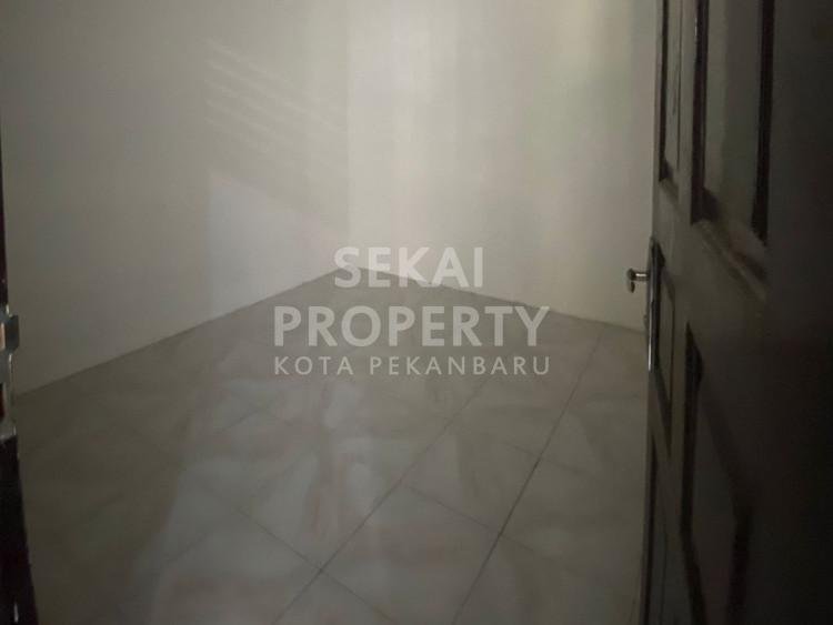 DIJUAL RUMAH CANTIK 2 LT DI DAERAH TENAYAN RAYA PEKANBARU