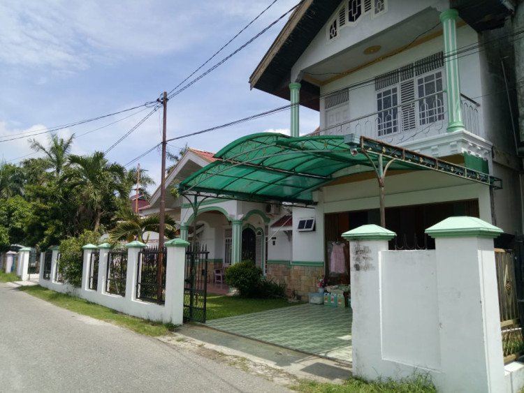 Di JUAL RUMAH BULATAN  2 LT Jl.H.imam munandar