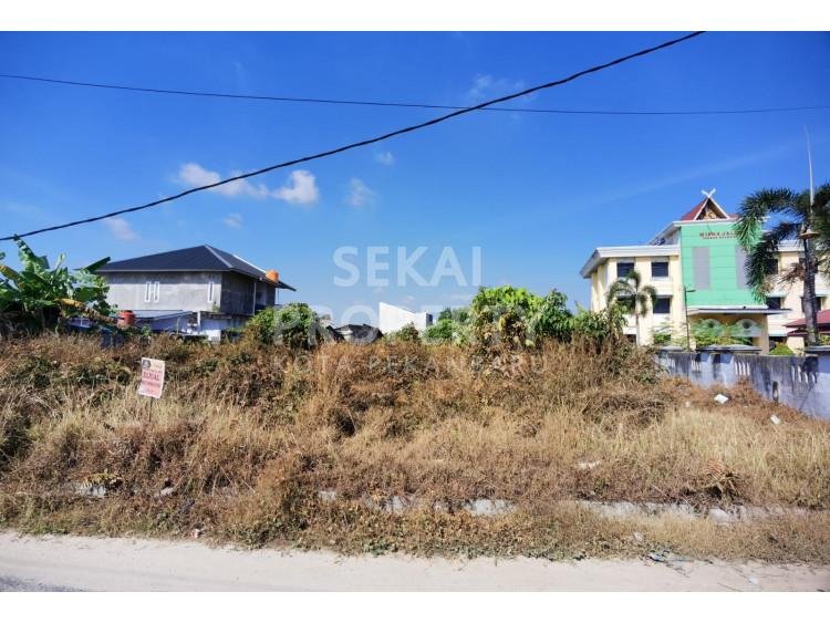 Dijual Tanah Luas Berlokasi Strategis di Jl. Punai / Parit Indah