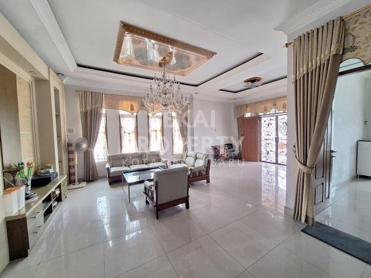 DIJUAL RUMAH BULATAN MEWAH FULL FURNISH DAN RUMAH KONTRAKAN SIAP HUNI DI BELAKANG,  LOKASI DEKAT JL.DURIAN - PEKANBARU