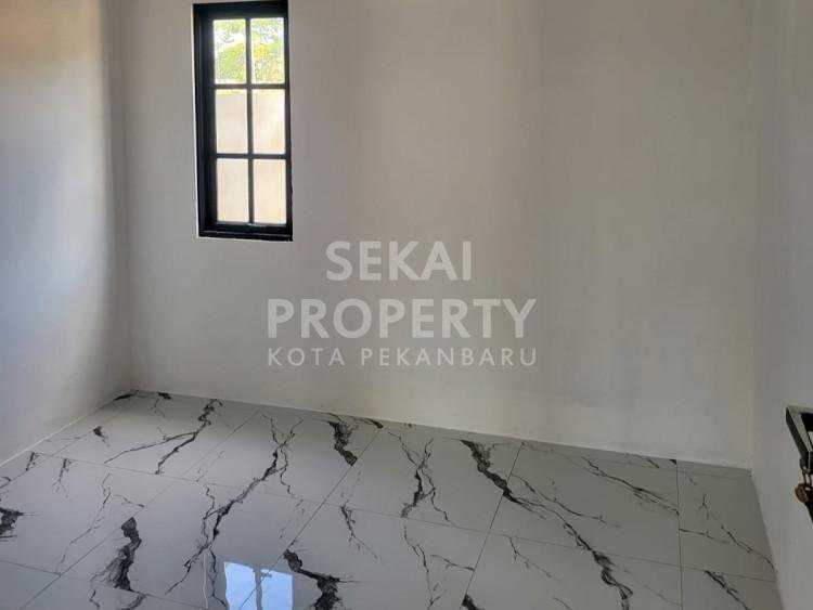 Lihat semua foto