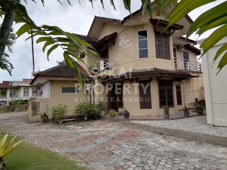 Dijual Rumah Tinggal, Lokasi Bukit Raya Sp. Tiga