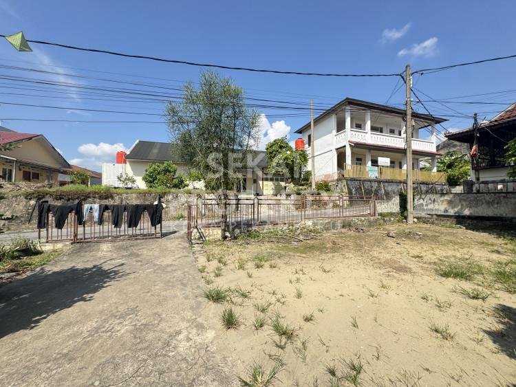 DIJUAL TANAH + BANGUNAN  JL .SETIA BUDI