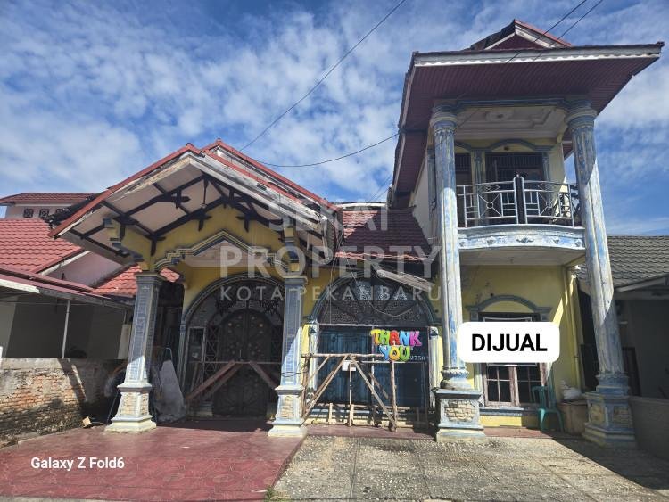 DIJUAL RUMAH CLUSTER 2LT LOKASI DEKAT JL.LOBAK