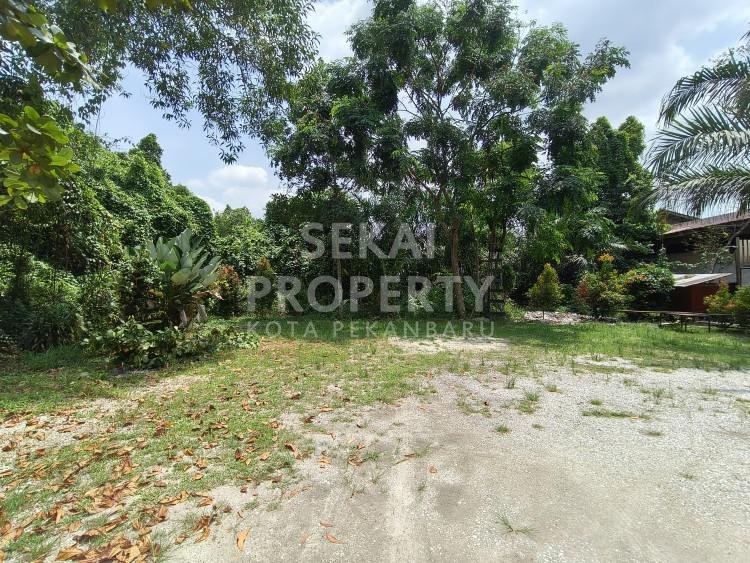 DIJUAL SEBIDANG TANAH LOKASI JALAN KAHARUDIN NASUTION PEKANBARU RIAU