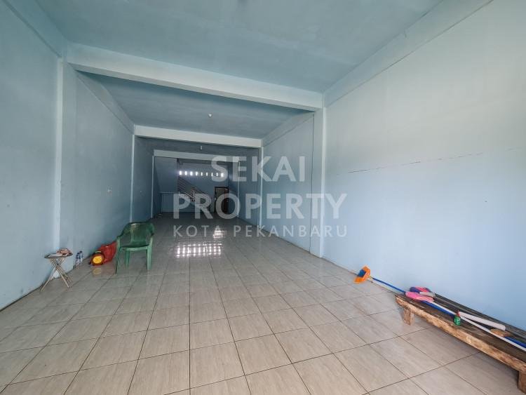 Di Jual 1 unit ruko 2 lantai tepi jalan Umban Sari Palas tengah kota Pekanbaru